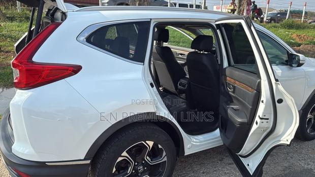 Honda CR-V Touring AWD 2019 White photo 2