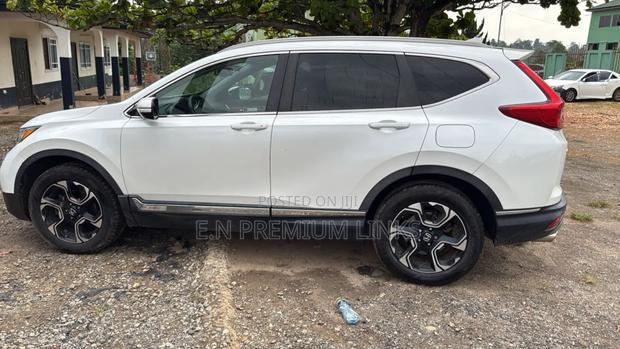 Honda CR-V Touring AWD 2019 White photo 8