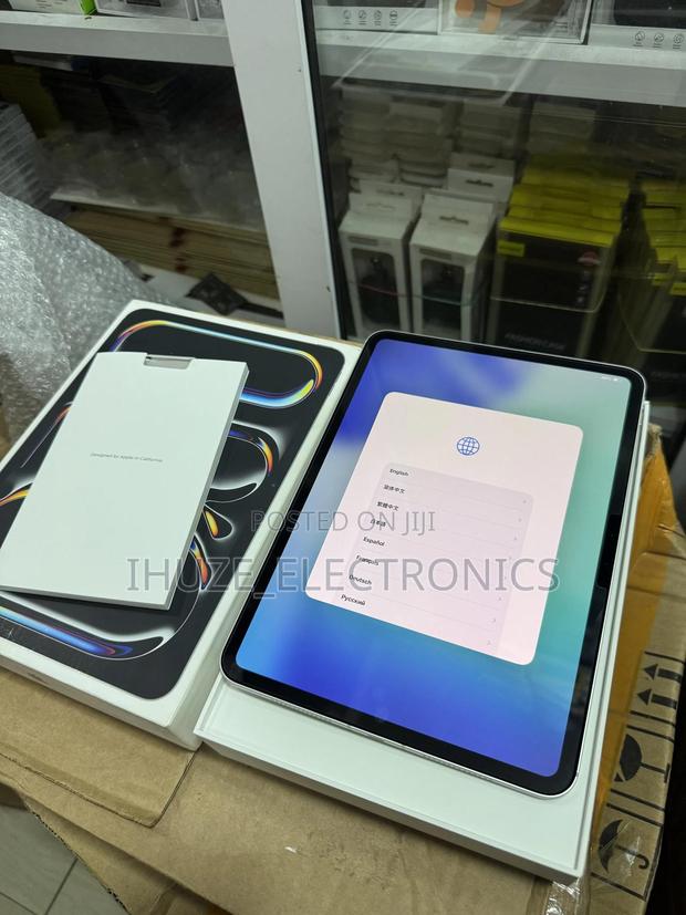 Apple iPad Pro 11 (2024) 256 GB Silver photo 2
