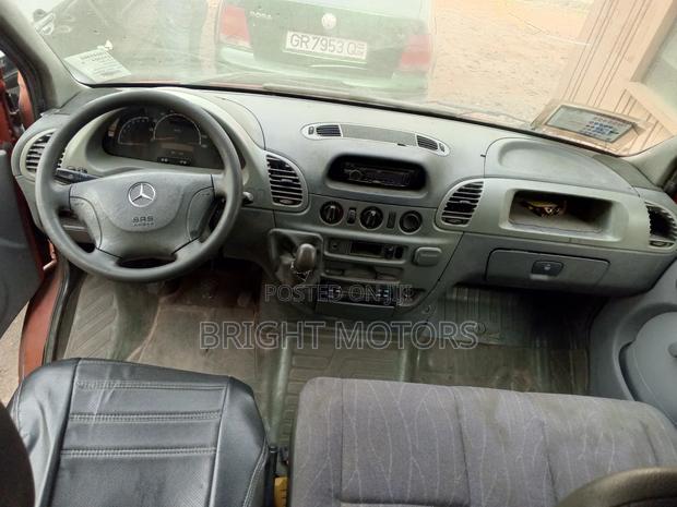 Mercedes-Benz Sprinter 2012 Brown photo 2