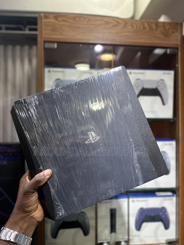 Playstation 4 Pro photo 3