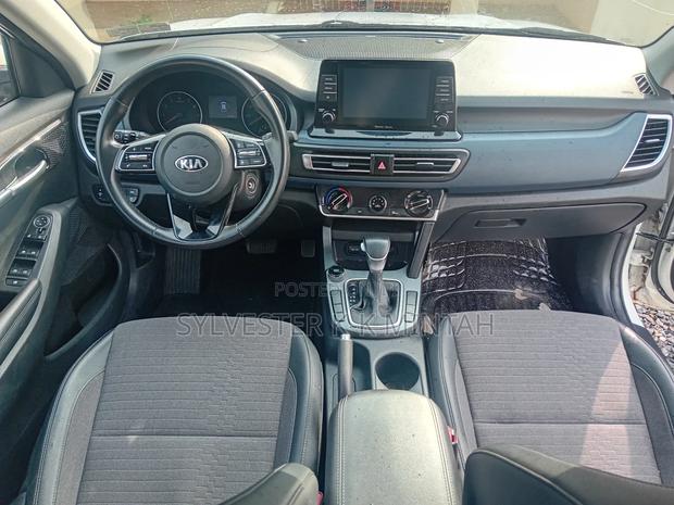 Kia Seltos 2.0 MPI 2021 White photo 3