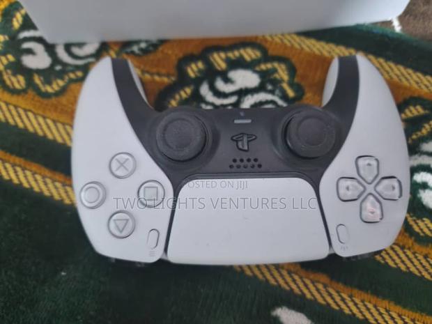 Sony Play Station 5 photo 2