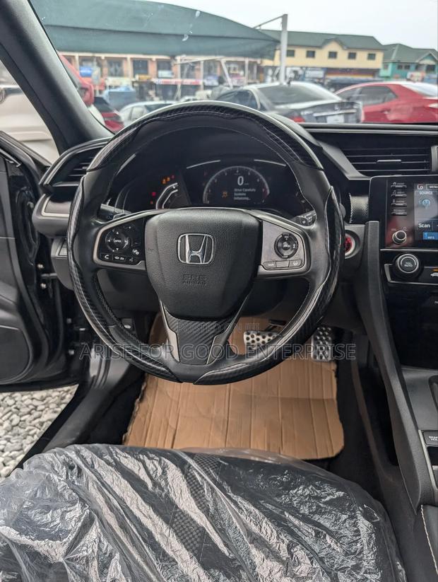 Honda Civic Sport Hatchback 2020 Black photo 14