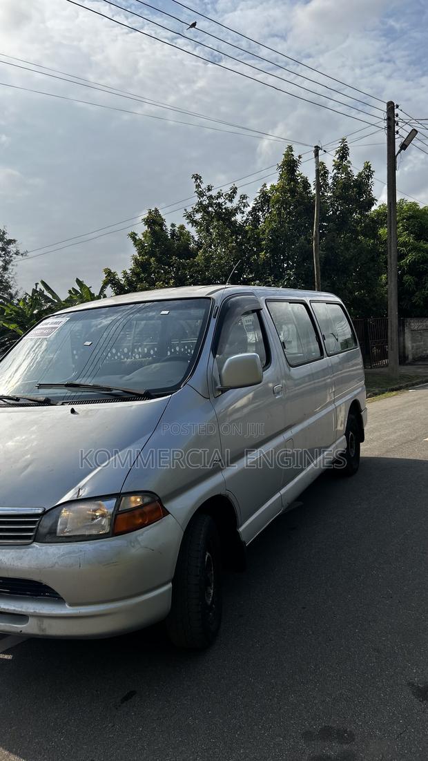 Toyota HiAce 2009 Silver