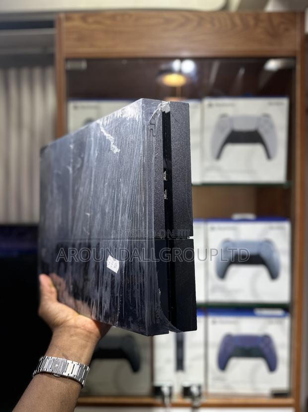 Playstation 4 photo 3