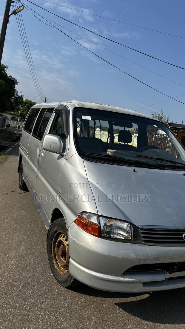 Toyota HiAce 2009 Silver photo 8