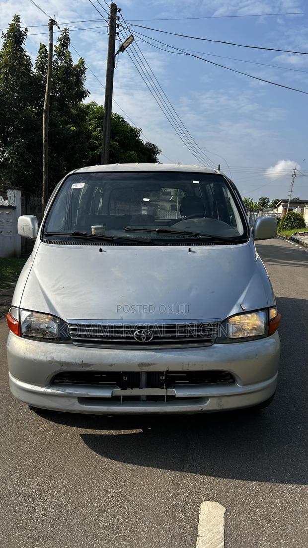 Toyota HiAce 2009 Silver photo 7
