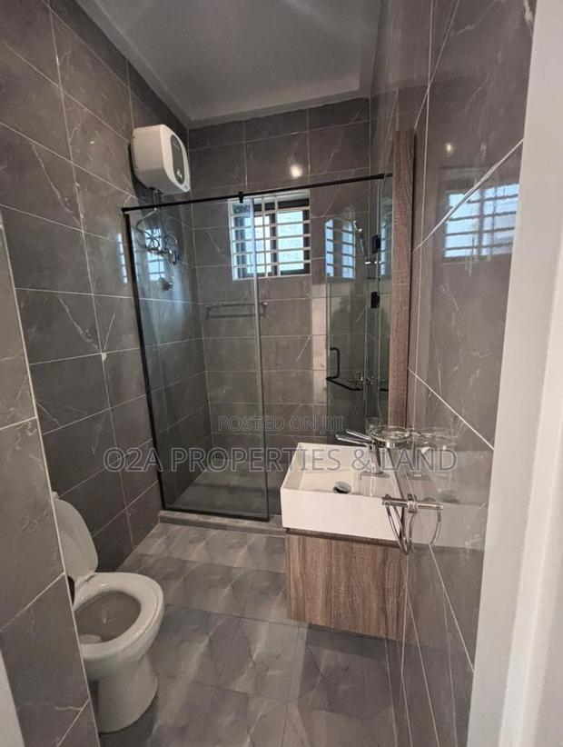 4bdrm House in Ogbojo, New Legon for sale photo 6