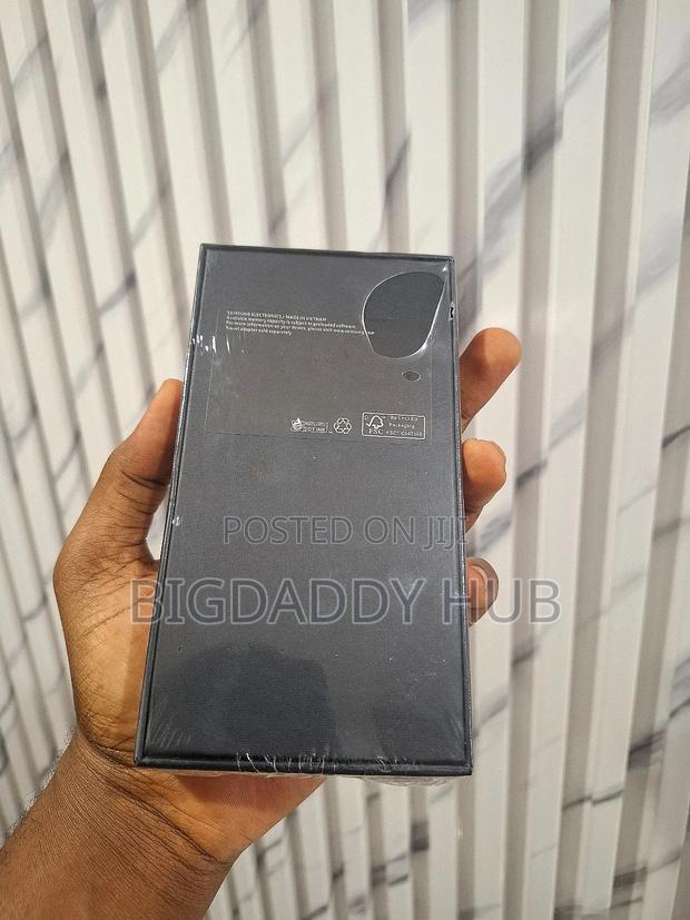 New Samsung Galaxy S23 128 GB photo 3