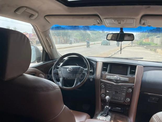 Nissan Patrol 2016 Silver photo 2