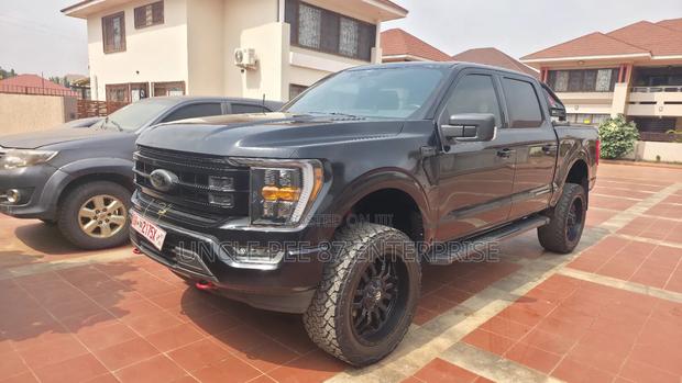 Ford F-150 XLT 2022 Black