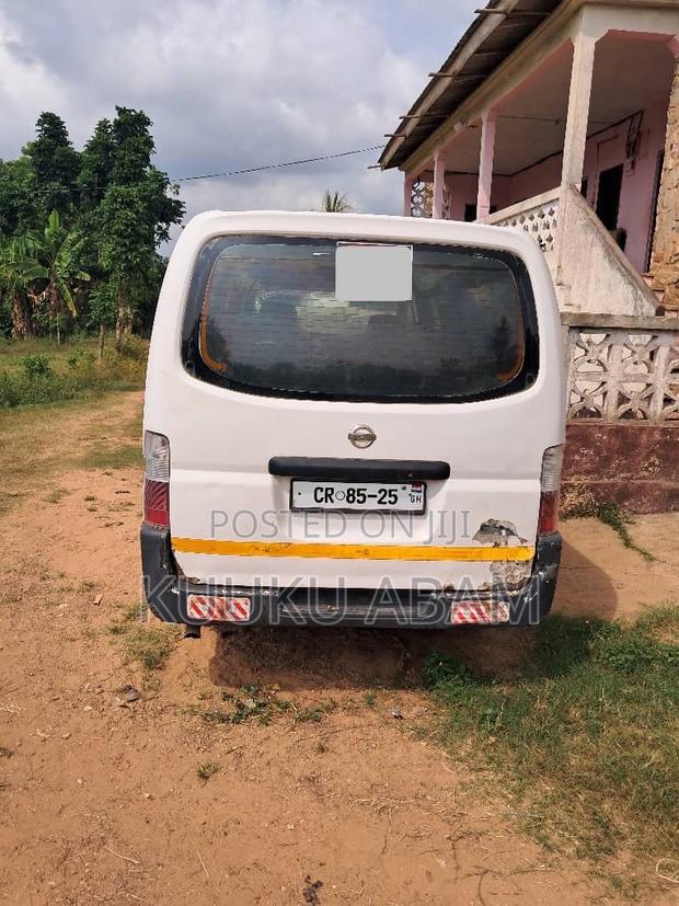 Nissan Caravan (Urvan) 2013 White photo 3