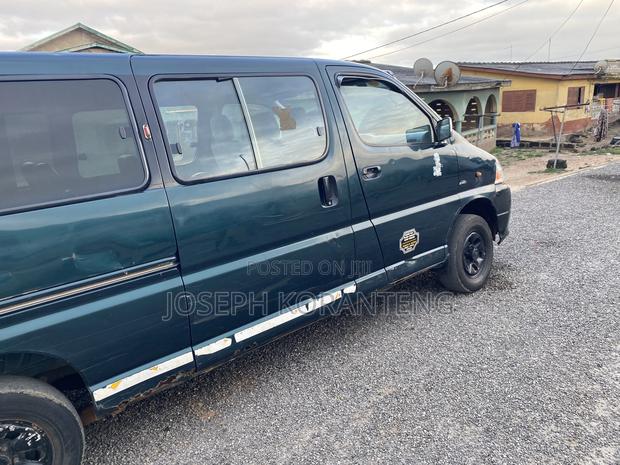 Toyota HiAce 2008 Green photo 4