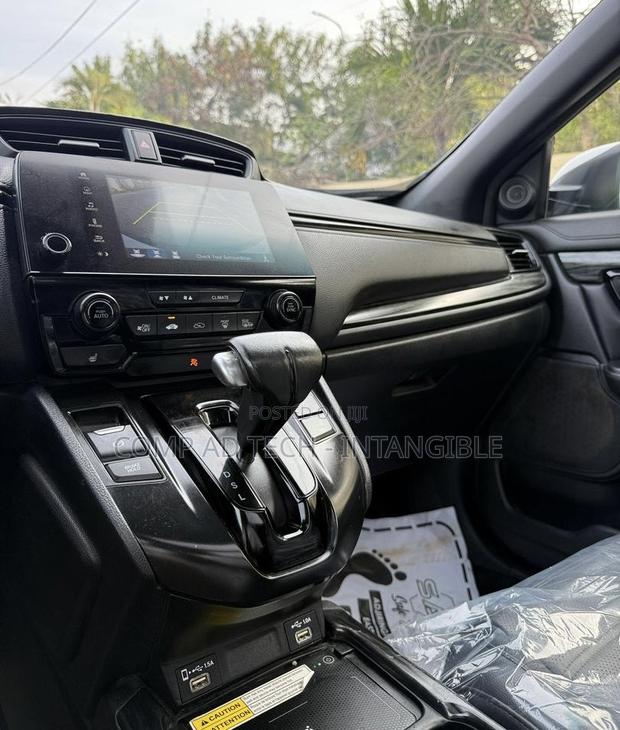 Honda CR-V 2021 White photo 3