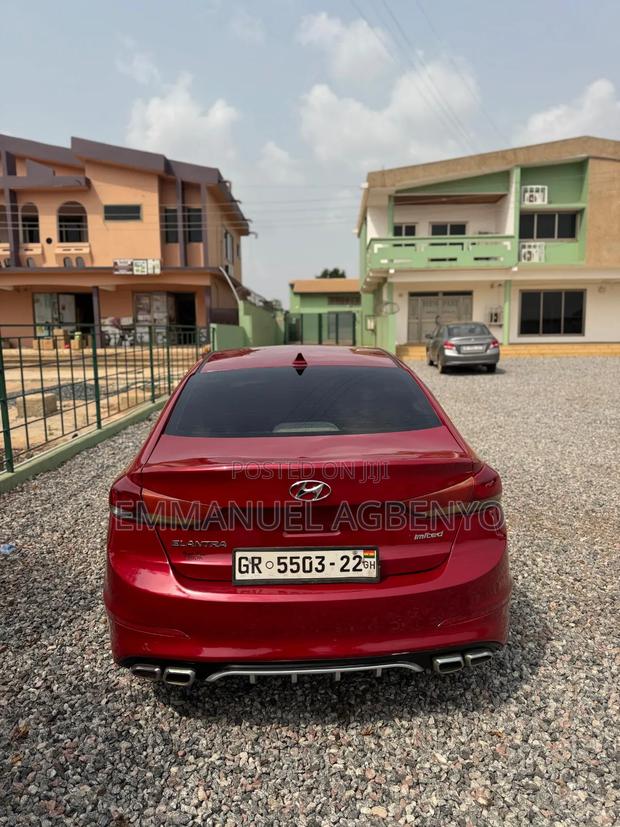 Hyundai Elantra SE Sedan FWD (2.0L 4cyl 6M) 2017 Red