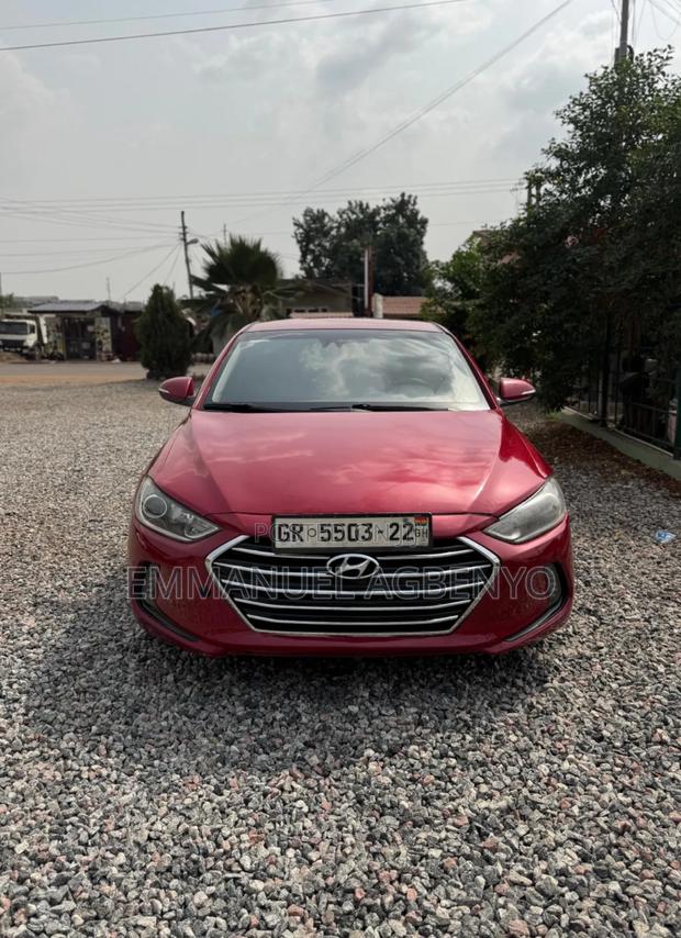 Hyundai Elantra SE Sedan FWD (2.0L 4cyl 6M) 2017 Red