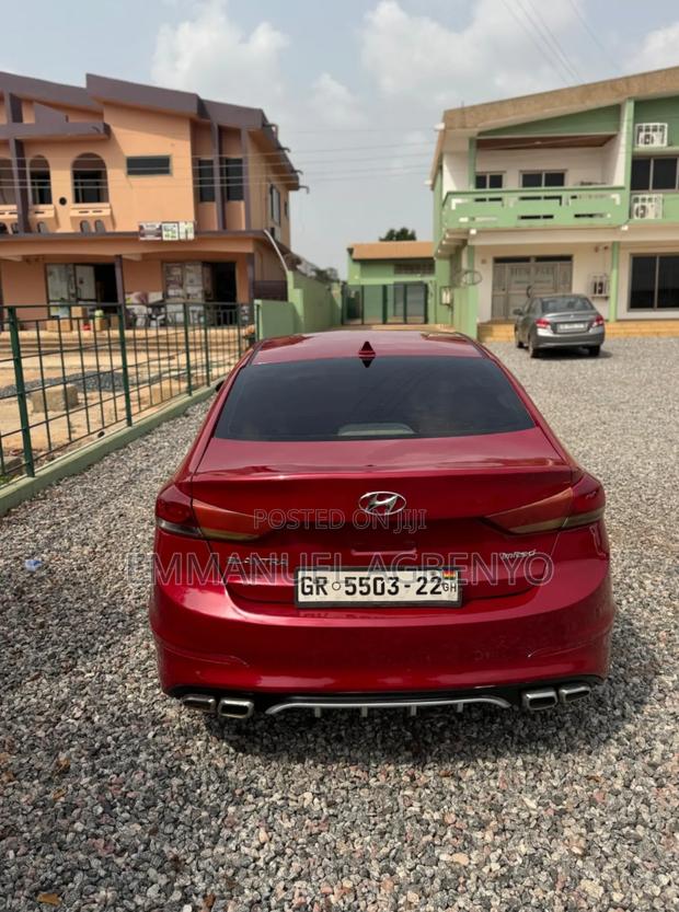 Hyundai Elantra SE Sedan FWD (2.0L 4cyl 6M) 2017 Red