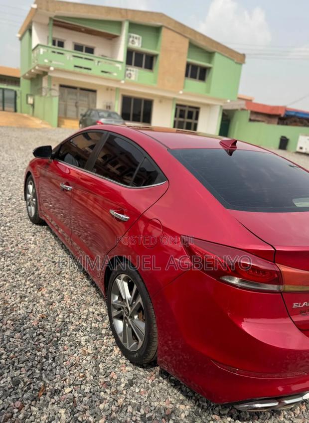 Hyundai Elantra SE Sedan FWD (2.0L 4cyl 6M) 2017 Red