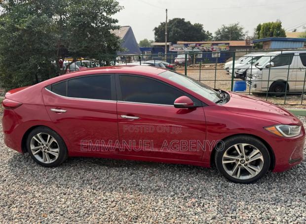 Hyundai Elantra SE Sedan FWD (2.0L 4cyl 6M) 2017 Red