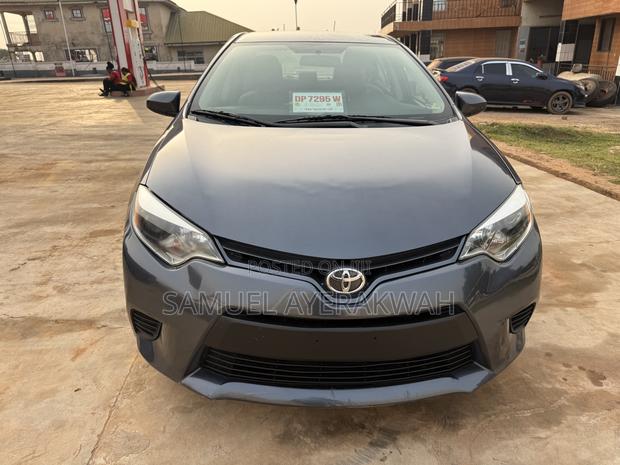 Toyota Corolla 2015 Gray