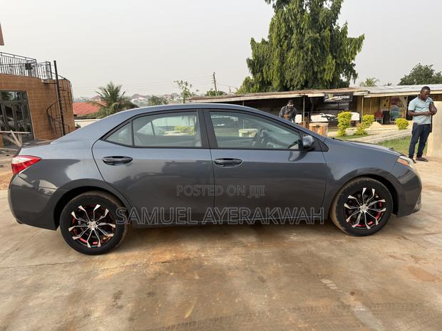 Toyota Corolla 2015 Gray