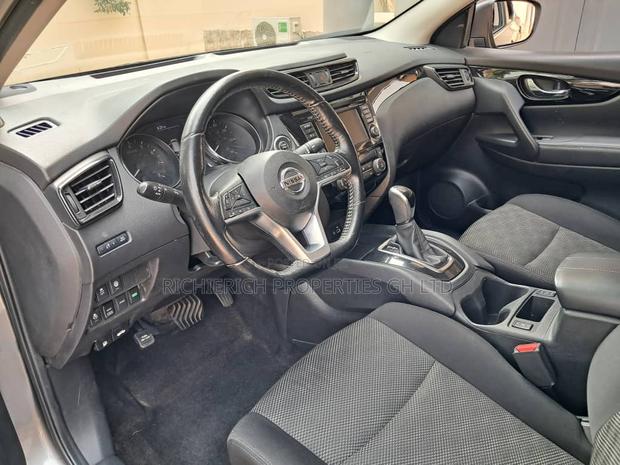 Nissan Rouge for Rent photo 4