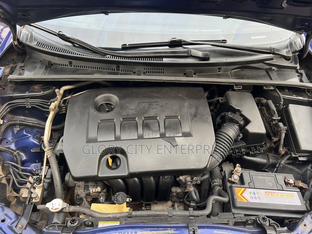 Toyota Corolla SE (1.8L 4cyl 2A) 2018 Blue