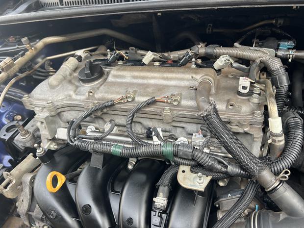 Toyota Corolla SE (1.8L 4cyl 2A) 2018 Blue