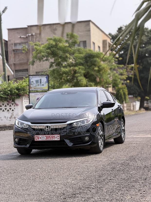 Honda Civic EX Sedan 2018 Black photo 2