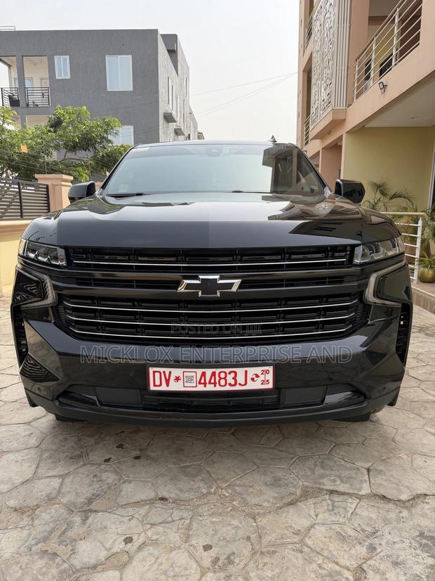 Chevrolet Suburban 2022 Black