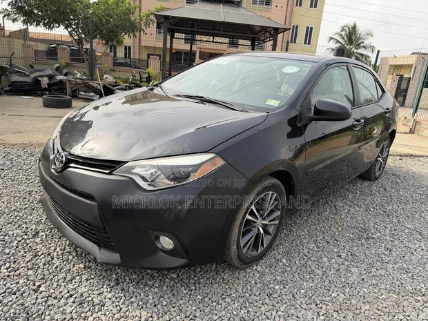 Toyota Corolla 2016 Black
