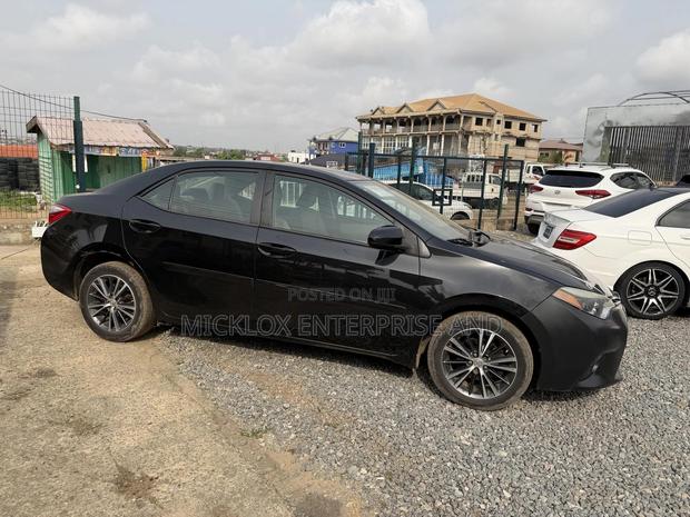Toyota Corolla 2016 Black