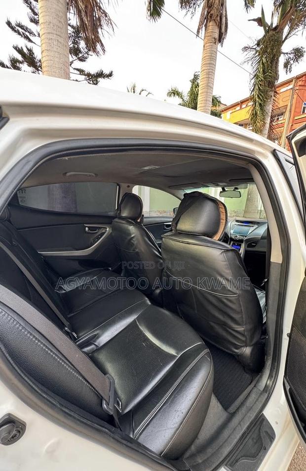Hyundai Elantra Limited Sedan FWD (1.8L 4cyl 6A) 2013 White