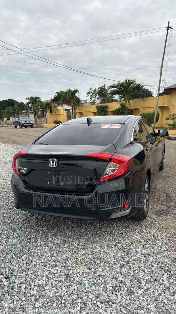 Honda Civic 2017 Black photo 3