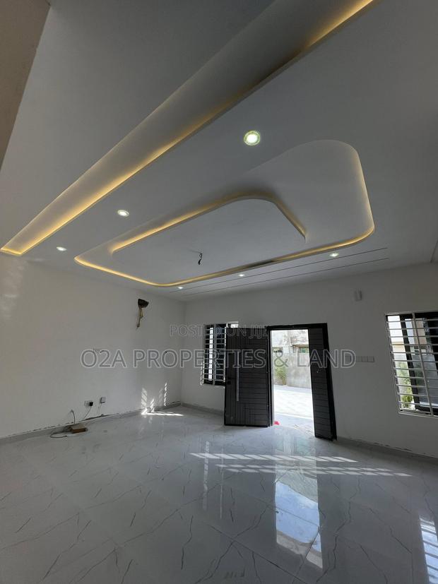 3bdrm House in Lakeside Estatae for sale photo 4