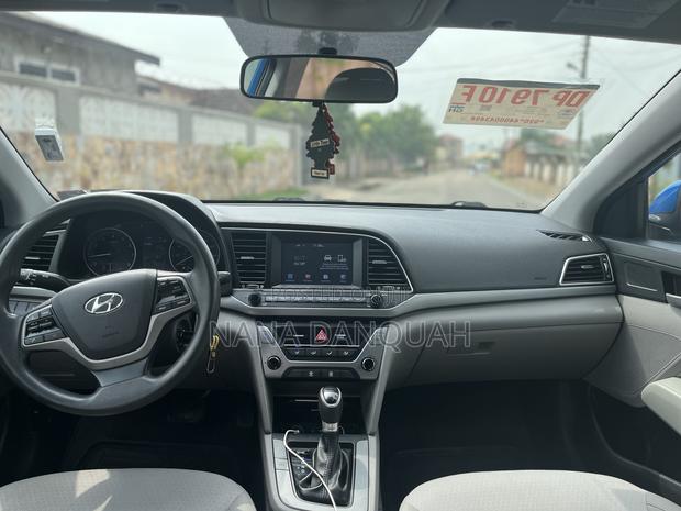 Hyundai Elantra 2017 Blue