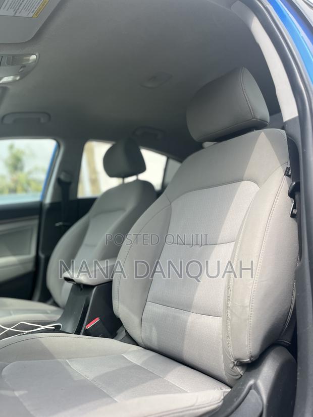 Hyundai Elantra 2017 Blue