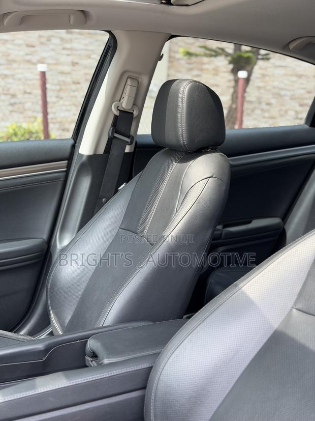 Honda Civic Touring Sedan 2019 Black