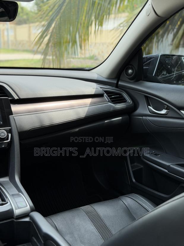 Honda Civic Touring Sedan 2019 Black