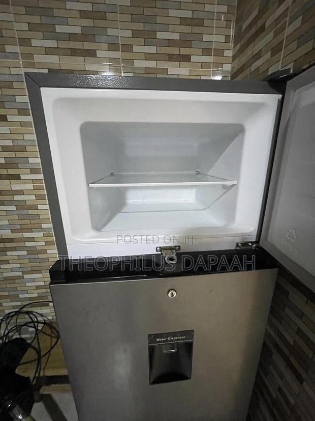 Refrigerator photo 2
