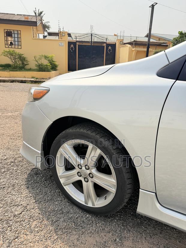 Toyota Corolla S 4dr Sedan (1.8L 4cyl 4A) 2013 Gray