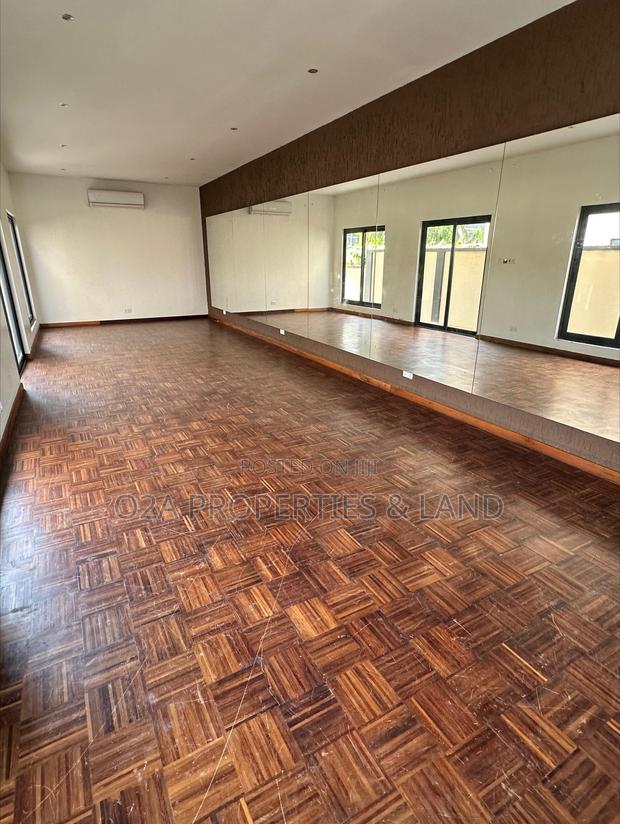 4bdrm House in Oyarifa, Ghana Flag for sale photo 4