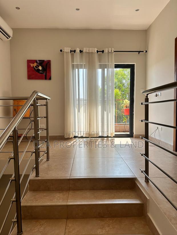4bdrm House in Oyarifa, Ghana Flag for sale photo 5
