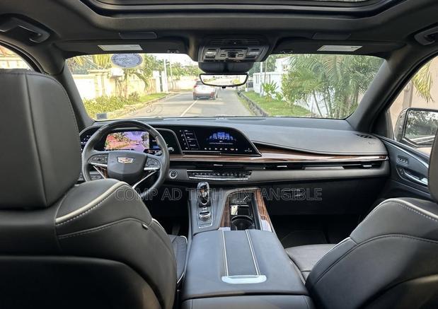 Cadillac Escalade 2024 Black photo 5