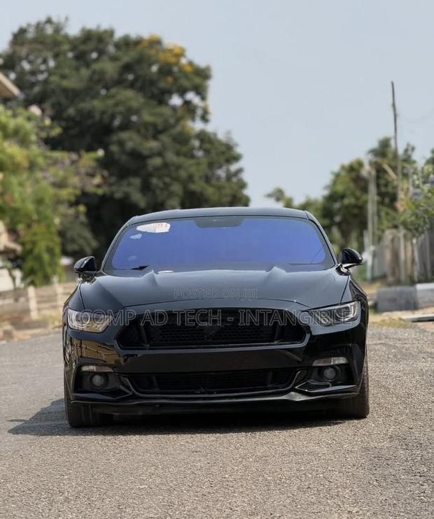 Ford Mustang 2017 Black photo 3