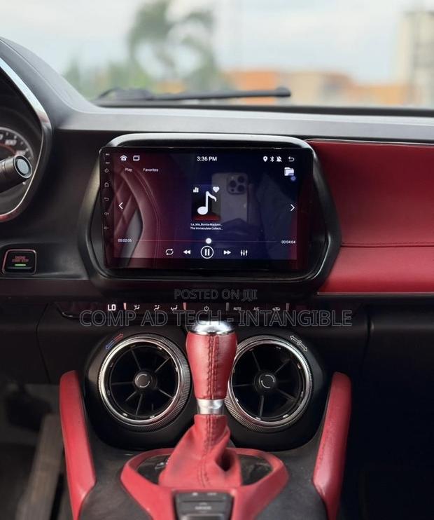 Chevrolet Camaro 2017 White photo 2