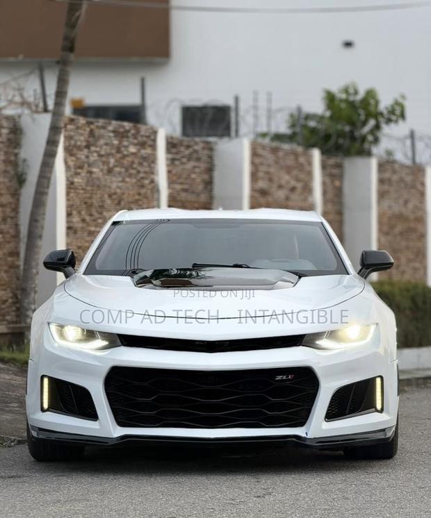 Chevrolet Camaro 2017 White photo 6