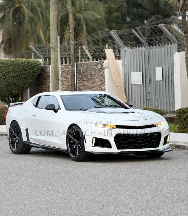 Chevrolet Camaro 2017 White