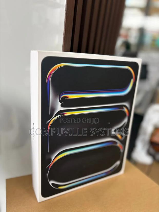 New Apple iPad Pro 13 (2025) 512 GB Black photo 2